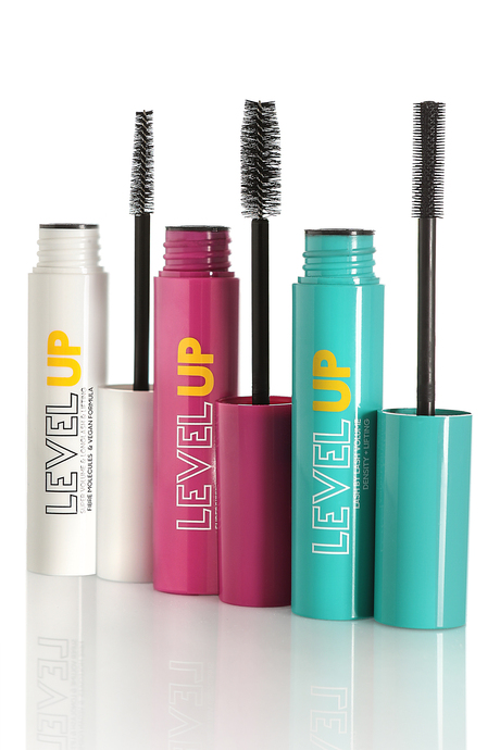 Pierre Cardin Level Up Siyah Maskara 10 ml - Kirpik Kaldırma Etkili Yoğun Hacim Veren Siyah Mascara 10 ml